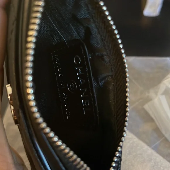 Black/Silver Zip-up Card Holder - Picture 3 of 5